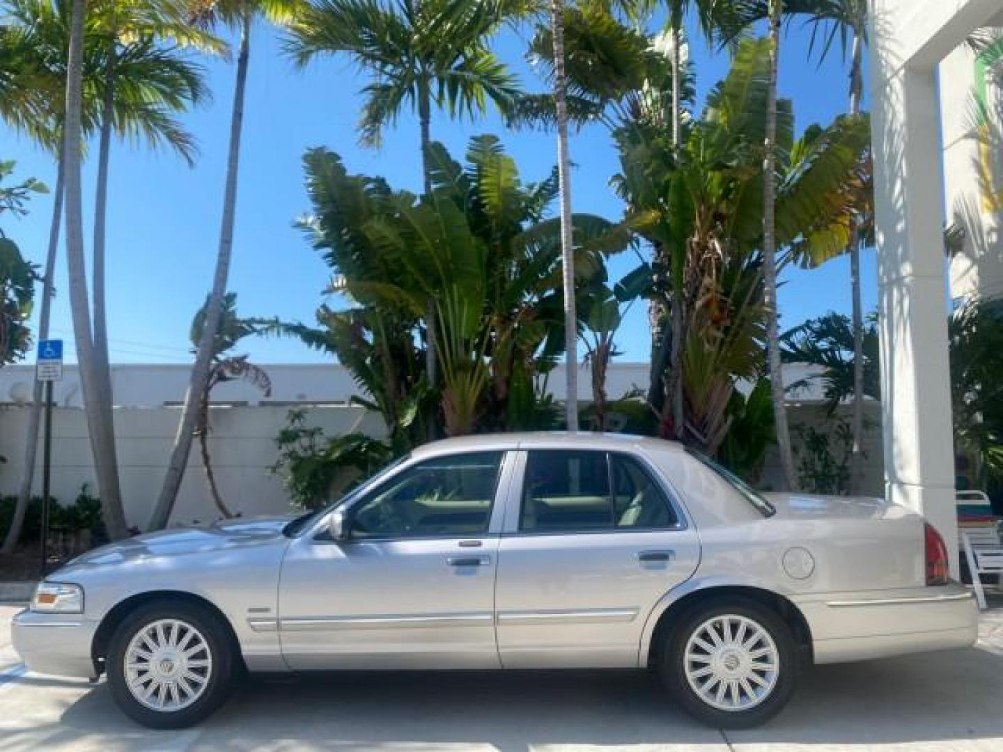 2009 Silver Birch Metallic /Light camel Mercury Grand Marquis LS LOW MILES 54,807 (2MEHM75V99X) with an 4.6L OHC SEFI FFV V8 Engine engine, Automatic transmission, located at 4701 North Dixie Hwy, Pompano Beach, FL, 33064, (954) 422-2889, 26.240938, -80.123474 - OUR WEBPAGE FLORIDACARS1.COM HAS OVER 100 PHOTOS AND FREE CARFAX LINK 2009 Mercury Grand Marquis LS Sedan 4 DR 4.6L V8 F SOHC 16V Flex Fuel 25 MPG Rear Wheel Drive Features ABS Brakes Air Conditioning Alloy Wheels AM/FM Stereo Automatic Transmission CD Audio Cruise Control Flex Fuel Vehicle Leather- Photo#29