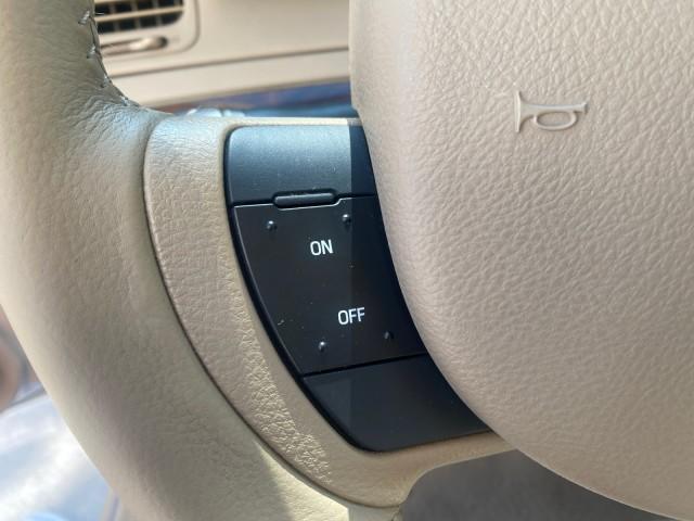 2009 Silver Birch Metallic /Light camel Mercury Grand Marquis LS LOW MILES 54,807 (2MEHM75V99X) with an 4.6L OHC SEFI FFV V8 Engine engine, Automatic transmission, located at 4701 North Dixie Hwy, Pompano Beach, FL, 33064, (954) 422-2889, 26.240938, -80.123474 - OUR WEBPAGE FLORIDACARS1.COM HAS OVER 100 PHOTOS AND FREE CARFAX LINK 2009 Mercury Grand Marquis LS Sedan 4 DR 4.6L V8 F SOHC 16V Flex Fuel 25 MPG Rear Wheel Drive Features ABS Brakes Air Conditioning Alloy Wheels AM/FM Stereo Automatic Transmission CD Audio Cruise Control Flex Fuel Vehicle Leather - Photo#48