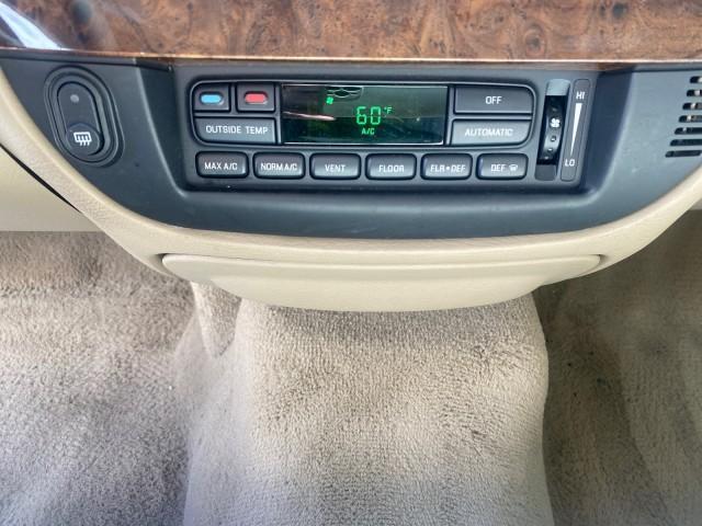 2009 Silver Birch Metallic /Light camel Mercury Grand Marquis LS LOW MILES 54,807 (2MEHM75V99X) with an 4.6L OHC SEFI FFV V8 Engine engine, Automatic transmission, located at 4701 North Dixie Hwy, Pompano Beach, FL, 33064, (954) 422-2889, 26.240938, -80.123474 - OUR WEBPAGE FLORIDACARS1.COM HAS OVER 100 PHOTOS AND FREE CARFAX LINK 2009 Mercury Grand Marquis LS Sedan 4 DR 4.6L V8 F SOHC 16V Flex Fuel 25 MPG Rear Wheel Drive Features ABS Brakes Air Conditioning Alloy Wheels AM/FM Stereo Automatic Transmission CD Audio Cruise Control Flex Fuel Vehicle Leather - Photo#58