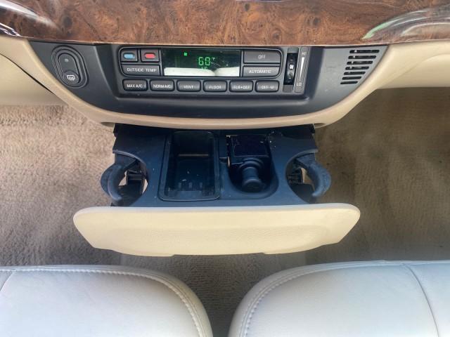 2009 Silver Birch Metallic /Light camel Mercury Grand Marquis LS LOW MILES 54,807 (2MEHM75V99X) with an 4.6L OHC SEFI FFV V8 Engine engine, Automatic transmission, located at 4701 North Dixie Hwy, Pompano Beach, FL, 33064, (954) 422-2889, 26.240938, -80.123474 - OUR WEBPAGE FLORIDACARS1.COM HAS OVER 100 PHOTOS AND FREE CARFAX LINK 2009 Mercury Grand Marquis LS Sedan 4 DR 4.6L V8 F SOHC 16V Flex Fuel 25 MPG Rear Wheel Drive Features ABS Brakes Air Conditioning Alloy Wheels AM/FM Stereo Automatic Transmission CD Audio Cruise Control Flex Fuel Vehicle Leather - Photo#59