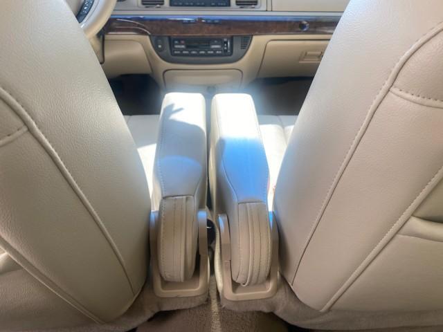 2009 Silver Birch Metallic /Light camel Mercury Grand Marquis LS LOW MILES 54,807 (2MEHM75V99X) with an 4.6L OHC SEFI FFV V8 Engine engine, Automatic transmission, located at 4701 North Dixie Hwy, Pompano Beach, FL, 33064, (954) 422-2889, 26.240938, -80.123474 - OUR WEBPAGE FLORIDACARS1.COM HAS OVER 100 PHOTOS AND FREE CARFAX LINK 2009 Mercury Grand Marquis LS Sedan 4 DR 4.6L V8 F SOHC 16V Flex Fuel 25 MPG Rear Wheel Drive Features ABS Brakes Air Conditioning Alloy Wheels AM/FM Stereo Automatic Transmission CD Audio Cruise Control Flex Fuel Vehicle Leather - Photo#74