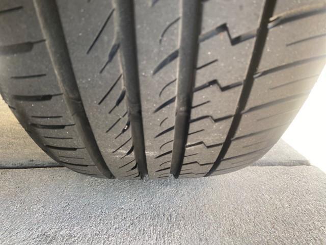 2009 Silver Birch Metallic /Light camel Mercury Grand Marquis LS LOW MILES 54,807 (2MEHM75V99X) with an 4.6L OHC SEFI FFV V8 Engine engine, Automatic transmission, located at 4701 North Dixie Hwy, Pompano Beach, FL, 33064, (954) 422-2889, 26.240938, -80.123474 - OUR WEBPAGE FLORIDACARS1.COM HAS OVER 100 PHOTOS AND FREE CARFAX LINK 2009 Mercury Grand Marquis LS Sedan 4 DR 4.6L V8 F SOHC 16V Flex Fuel 25 MPG Rear Wheel Drive Features ABS Brakes Air Conditioning Alloy Wheels AM/FM Stereo Automatic Transmission CD Audio Cruise Control Flex Fuel Vehicle Leather - Photo#78