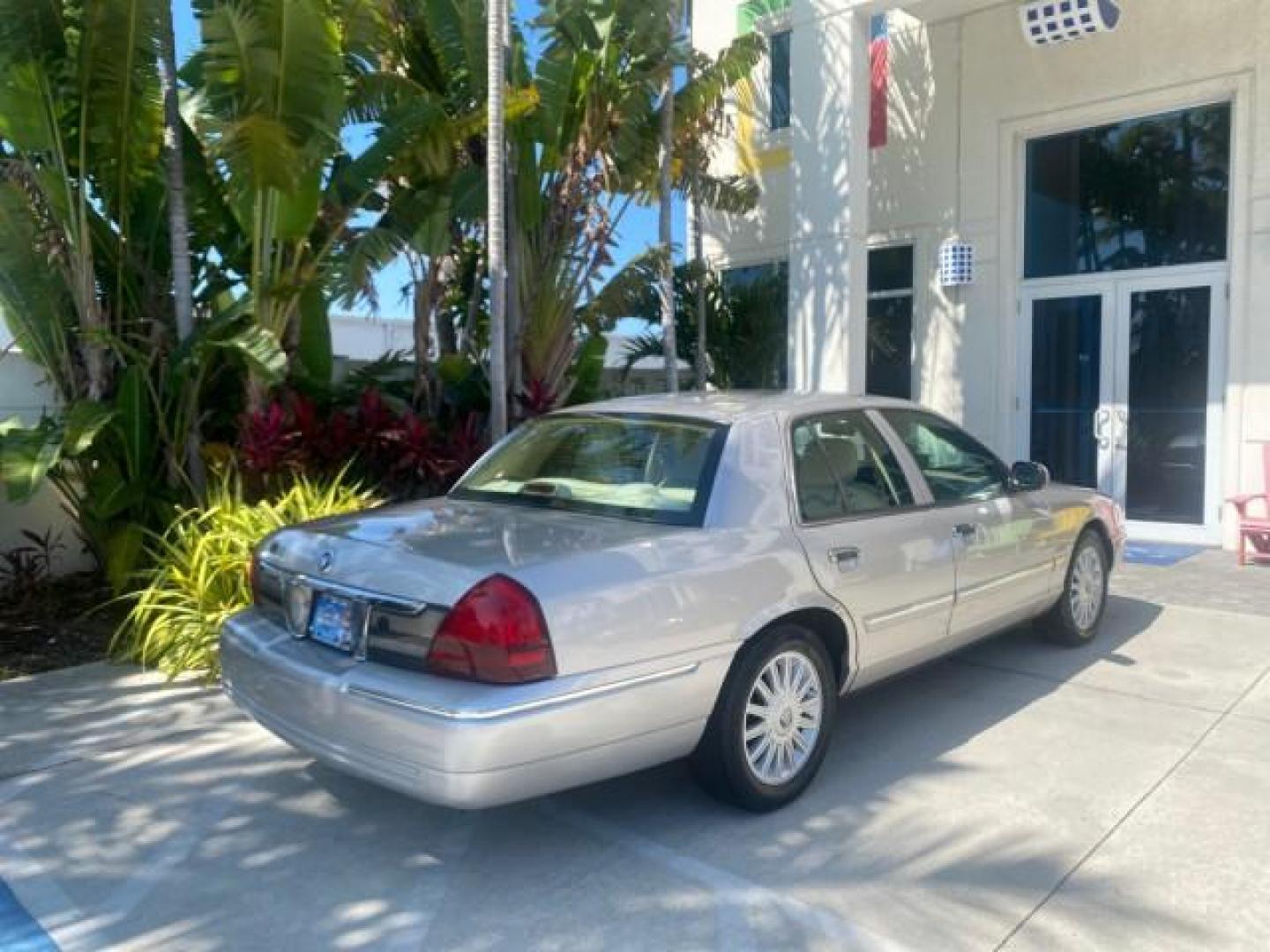2009 Silver Birch Metallic /Light camel Mercury Grand Marquis LS LOW MILES 54,807 (2MEHM75V99X) with an 4.6L OHC SEFI FFV V8 Engine engine, Automatic transmission, located at 4701 North Dixie Hwy, Pompano Beach, FL, 33064, (954) 422-2889, 26.240938, -80.123474 - OUR WEBPAGE FLORIDACARS1.COM HAS OVER 100 PHOTOS AND FREE CARFAX LINK 2009 Mercury Grand Marquis LS Sedan 4 DR 4.6L V8 F SOHC 16V Flex Fuel 25 MPG Rear Wheel Drive Features ABS Brakes Air Conditioning Alloy Wheels AM/FM Stereo Automatic Transmission CD Audio Cruise Control Flex Fuel Vehicle Leather- Photo#89