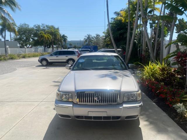 2009 Silver Birch Metallic /Light camel Mercury Grand Marquis LS LOW MILES 54,807 (2MEHM75V99X) with an 4.6L OHC SEFI FFV V8 Engine engine, Automatic transmission, located at 4701 North Dixie Hwy, Pompano Beach, FL, 33064, (954) 422-2889, 26.240938, -80.123474 - OUR WEBPAGE FLORIDACARS1.COM HAS OVER 100 PHOTOS AND FREE CARFAX LINK 2009 Mercury Grand Marquis LS Sedan 4 DR 4.6L V8 F SOHC 16V Flex Fuel 25 MPG Rear Wheel Drive Features ABS Brakes Air Conditioning Alloy Wheels AM/FM Stereo Automatic Transmission CD Audio Cruise Control Flex Fuel Vehicle Leather - Photo#95