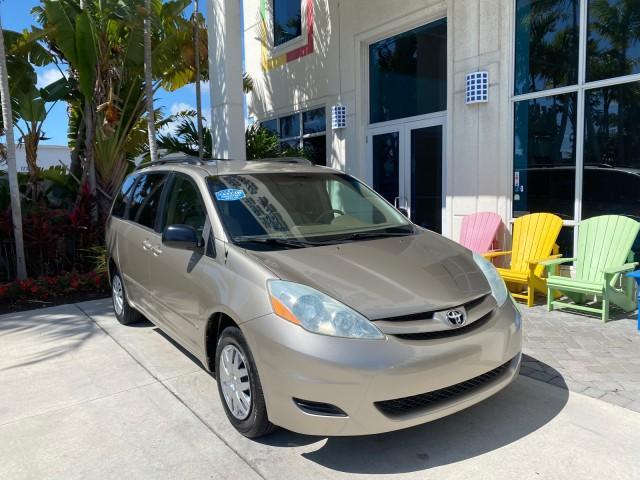 2006 Desert Sand Mica /Taupe Toyota Sienna VAN LE LOW MILES 78,653 (5TDZA23C86S) with an 3.3L 24-Valve SEFI DOHC VVT-i V6 Engine engine, Automatic transmission, located at 4701 North Dixie Hwy, Pompano Beach, FL, 33064, (954) 422-2889, 26.240938, -80.123474 - OUR WEBPAGE FLORIDACARS1.COM HAS OVER 100 PHOTOS AND FREE CARFAX LINK 2006 Toyota Sienna LE 7 Passenger Van 3.3L V6 Gasoline 26 MPG Front Wheel Drive Features ABS Brakes Air Conditioning AM/FM Stereo Automatic Transmission CD Audio Cloth Seats Cruise Control Fold-Away Third Row Full Roof Rack Power - Photo#1