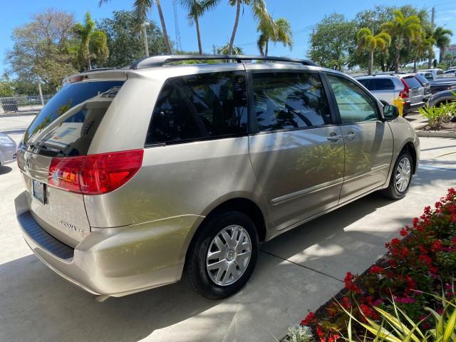 2006 Desert Sand Mica /Taupe Toyota Sienna VAN LE LOW MILES 78,653 (5TDZA23C86S) with an 3.3L 24-Valve SEFI DOHC VVT-i V6 Engine engine, Automatic transmission, located at 4701 North Dixie Hwy, Pompano Beach, FL, 33064, (954) 422-2889, 26.240938, -80.123474 - OUR WEBPAGE FLORIDACARS1.COM HAS OVER 100 PHOTOS AND FREE CARFAX LINK 2006 Toyota Sienna LE 7 Passenger Van 3.3L V6 Gasoline 26 MPG Front Wheel Drive Features ABS Brakes Air Conditioning AM/FM Stereo Automatic Transmission CD Audio Cloth Seats Cruise Control Fold-Away Third Row Full Roof Rack Power - Photo#7