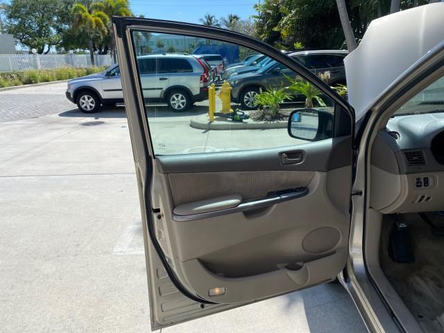 2006 Desert Sand Mica /Taupe Toyota Sienna VAN LE LOW MILES 78,653 (5TDZA23C86S) with an 3.3L 24-Valve SEFI DOHC VVT-i V6 Engine engine, Automatic transmission, located at 4701 North Dixie Hwy, Pompano Beach, FL, 33064, (954) 422-2889, 26.240938, -80.123474 - OUR WEBPAGE FLORIDACARS1.COM HAS OVER 100 PHOTOS AND FREE CARFAX LINK 2006 Toyota Sienna LE 7 Passenger Van 3.3L V6 Gasoline 26 MPG Front Wheel Drive Features ABS Brakes Air Conditioning AM/FM Stereo Automatic Transmission CD Audio Cloth Seats Cruise Control Fold-Away Third Row Full Roof Rack Power - Photo#9