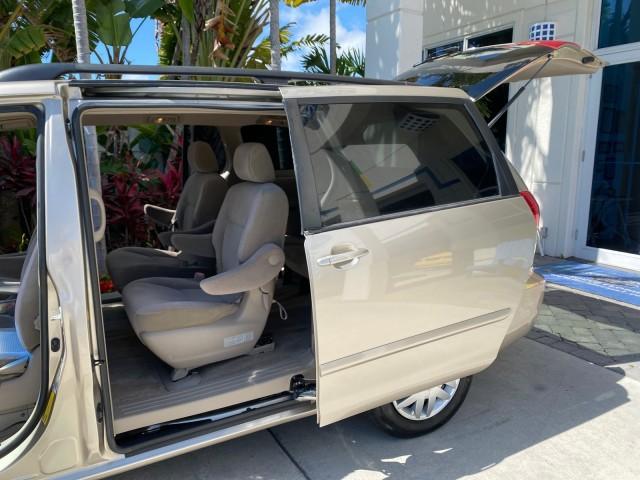 2006 Desert Sand Mica /Taupe Toyota Sienna VAN LE LOW MILES 78,653 (5TDZA23C86S) with an 3.3L 24-Valve SEFI DOHC VVT-i V6 Engine engine, Automatic transmission, located at 4701 North Dixie Hwy, Pompano Beach, FL, 33064, (954) 422-2889, 26.240938, -80.123474 - OUR WEBPAGE FLORIDACARS1.COM HAS OVER 100 PHOTOS AND FREE CARFAX LINK 2006 Toyota Sienna LE 7 Passenger Van 3.3L V6 Gasoline 26 MPG Front Wheel Drive Features ABS Brakes Air Conditioning AM/FM Stereo Automatic Transmission CD Audio Cloth Seats Cruise Control Fold-Away Third Row Full Roof Rack Power - Photo#13