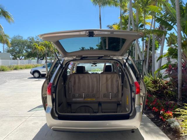 2006 Desert Sand Mica /Taupe Toyota Sienna VAN LE LOW MILES 78,653 (5TDZA23C86S) with an 3.3L 24-Valve SEFI DOHC VVT-i V6 Engine engine, Automatic transmission, located at 4701 North Dixie Hwy, Pompano Beach, FL, 33064, (954) 422-2889, 26.240938, -80.123474 - OUR WEBPAGE FLORIDACARS1.COM HAS OVER 100 PHOTOS AND FREE CARFAX LINK 2006 Toyota Sienna LE 7 Passenger Van 3.3L V6 Gasoline 26 MPG Front Wheel Drive Features ABS Brakes Air Conditioning AM/FM Stereo Automatic Transmission CD Audio Cloth Seats Cruise Control Fold-Away Third Row Full Roof Rack Power - Photo#15