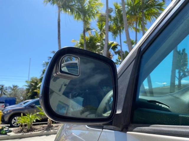 2006 Desert Sand Mica /Taupe Toyota Sienna VAN LE LOW MILES 78,653 (5TDZA23C86S) with an 3.3L 24-Valve SEFI DOHC VVT-i V6 Engine engine, Automatic transmission, located at 4701 North Dixie Hwy, Pompano Beach, FL, 33064, (954) 422-2889, 26.240938, -80.123474 - OUR WEBPAGE FLORIDACARS1.COM HAS OVER 100 PHOTOS AND FREE CARFAX LINK 2006 Toyota Sienna LE 7 Passenger Van 3.3L V6 Gasoline 26 MPG Front Wheel Drive Features ABS Brakes Air Conditioning AM/FM Stereo Automatic Transmission CD Audio Cloth Seats Cruise Control Fold-Away Third Row Full Roof Rack Power - Photo#39