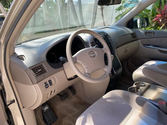 2006 Desert Sand Mica /Taupe Toyota Sienna VAN LE LOW MILES 78,653 (5TDZA23C86S) with an 3.3L 24-Valve SEFI DOHC VVT-i V6 Engine engine, Automatic transmission, located at 4701 North Dixie Hwy, Pompano Beach, FL, 33064, (954) 422-2889, 26.240938, -80.123474 - OUR WEBPAGE FLORIDACARS1.COM HAS OVER 100 PHOTOS AND FREE CARFAX LINK 2006 Toyota Sienna LE 7 Passenger Van 3.3L V6 Gasoline 26 MPG Front Wheel Drive Features ABS Brakes Air Conditioning AM/FM Stereo Automatic Transmission CD Audio Cloth Seats Cruise Control Fold-Away Third Row Full Roof Rack Power - Photo#47