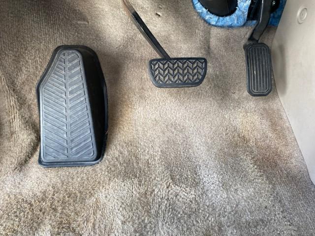 2006 Desert Sand Mica /Taupe Toyota Sienna VAN LE LOW MILES 78,653 (5TDZA23C86S) with an 3.3L 24-Valve SEFI DOHC VVT-i V6 Engine engine, Automatic transmission, located at 4701 North Dixie Hwy, Pompano Beach, FL, 33064, (954) 422-2889, 26.240938, -80.123474 - OUR WEBPAGE FLORIDACARS1.COM HAS OVER 100 PHOTOS AND FREE CARFAX LINK 2006 Toyota Sienna LE 7 Passenger Van 3.3L V6 Gasoline 26 MPG Front Wheel Drive Features ABS Brakes Air Conditioning AM/FM Stereo Automatic Transmission CD Audio Cloth Seats Cruise Control Fold-Away Third Row Full Roof Rack Power - Photo#54