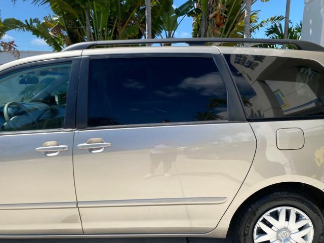 2006 Desert Sand Mica /Taupe Toyota Sienna VAN LE LOW MILES 78,653 (5TDZA23C86S) with an 3.3L 24-Valve SEFI DOHC VVT-i V6 Engine engine, Automatic transmission, located at 4701 North Dixie Hwy, Pompano Beach, FL, 33064, (954) 422-2889, 26.240938, -80.123474 - OUR WEBPAGE FLORIDACARS1.COM HAS OVER 100 PHOTOS AND FREE CARFAX LINK 2006 Toyota Sienna LE 7 Passenger Van 3.3L V6 Gasoline 26 MPG Front Wheel Drive Features ABS Brakes Air Conditioning AM/FM Stereo Automatic Transmission CD Audio Cloth Seats Cruise Control Fold-Away Third Row Full Roof Rack Power - Photo#71