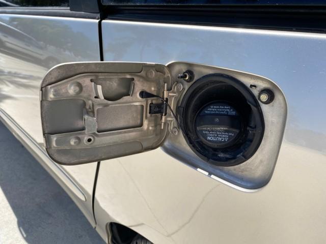 2006 Desert Sand Mica /Taupe Toyota Sienna VAN LE LOW MILES 78,653 (5TDZA23C86S) with an 3.3L 24-Valve SEFI DOHC VVT-i V6 Engine engine, Automatic transmission, located at 4701 North Dixie Hwy, Pompano Beach, FL, 33064, (954) 422-2889, 26.240938, -80.123474 - OUR WEBPAGE FLORIDACARS1.COM HAS OVER 100 PHOTOS AND FREE CARFAX LINK 2006 Toyota Sienna LE 7 Passenger Van 3.3L V6 Gasoline 26 MPG Front Wheel Drive Features ABS Brakes Air Conditioning AM/FM Stereo Automatic Transmission CD Audio Cloth Seats Cruise Control Fold-Away Third Row Full Roof Rack Power - Photo#90
