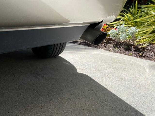 2006 Desert Sand Mica /Taupe Toyota Sienna VAN LE LOW MILES 78,653 (5TDZA23C86S) with an 3.3L 24-Valve SEFI DOHC VVT-i V6 Engine engine, Automatic transmission, located at 4701 North Dixie Hwy, Pompano Beach, FL, 33064, (954) 422-2889, 26.240938, -80.123474 - OUR WEBPAGE FLORIDACARS1.COM HAS OVER 100 PHOTOS AND FREE CARFAX LINK 2006 Toyota Sienna LE 7 Passenger Van 3.3L V6 Gasoline 26 MPG Front Wheel Drive Features ABS Brakes Air Conditioning AM/FM Stereo Automatic Transmission CD Audio Cloth Seats Cruise Control Fold-Away Third Row Full Roof Rack Power - Photo#97