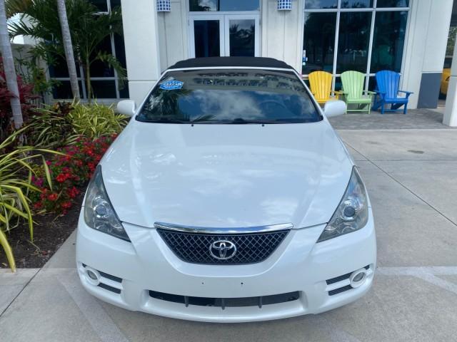 2008 Blizzard White Pearl /Dark Gray Toyota Camry Solara SE CONVERTIBLE LOW MILES 74,665 (4T1FA38PX8U) with an 3.3L DOHC SMPI VVT-i 24-Valve V6 Engine engine, Automatic transmission, located at 4701 North Dixie Hwy, Pompano Beach, FL, 33064, (954) 422-2889, 26.240938, -80.123474 - OUR WEBPAGE FLORIDACARS1.COM HAS OVER 100 PHOTOS AND FREE CARFAX LINK 2008 Toyota Camry Solara SE V6 Convertible 3.3L V6 F DOHC 24V Gasoline 29 MPG Front Wheel Drive Features ABS Brakes Air Conditioning Alloy Wheels AM/FM Stereo Automatic Transmission Auxiliary Audio Input CD Audio Cruise Control Le - Photo#28