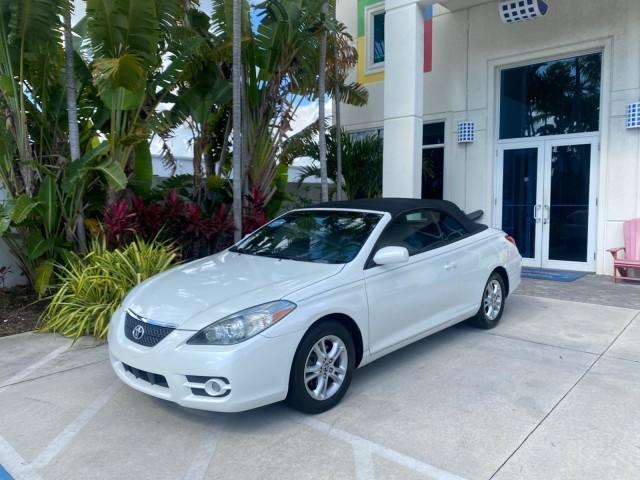 2008 Blizzard White Pearl /Dark Gray Toyota Camry Solara SE CONVERTIBLE LOW MILES 74,665 (4T1FA38PX8U) with an 3.3L DOHC SMPI VVT-i 24-Valve V6 Engine engine, Automatic transmission, located at 4701 North Dixie Hwy, Pompano Beach, FL, 33064, (954) 422-2889, 26.240938, -80.123474 - OUR WEBPAGE FLORIDACARS1.COM HAS OVER 100 PHOTOS AND FREE CARFAX LINK 2008 Toyota Camry Solara SE V6 Convertible 3.3L V6 F DOHC 24V Gasoline 29 MPG Front Wheel Drive Features ABS Brakes Air Conditioning Alloy Wheels AM/FM Stereo Automatic Transmission Auxiliary Audio Input CD Audio Cruise Control Le - Photo#30