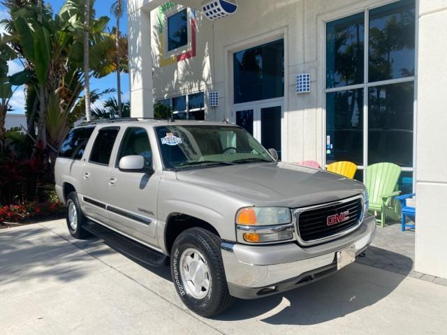 2004 Sandalwood Metallic /Neutral/Shale GMC Yukon XL SLE 1 OWNER LEATHER SUNROOF (1GKEC16Z44J) with an 5.3L Vortec 5300 V8 SFI Flex-Fuel Engine engine, Automatic transmission, located at 4701 North Dixie Hwy, Pompano Beach, FL, 33064, (954) 422-2889, 26.240938, -80.123474 - OUR WEBPAGE FLORIDACARS1.COM HAS OVER 100 PHOTOS AND FREE CARFAX LINK 2004 GMC Yukon XL 1500 SLT 1 OWNER 4 Door Wagon/Sport Utility 5.3L V8 F Flex Fuel 18 MPG Rear Wheel Drive Features ABS Brakes Air Conditioning Alloy Wheels AM/FM Stereo Automatic Transmission Cassette Player CD Audio Cloth Seats C - Photo#1