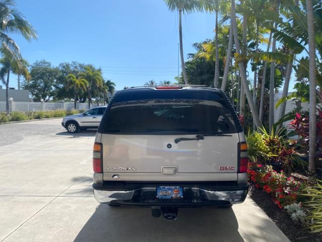 2004 Sandalwood Metallic /Neutral/Shale GMC Yukon XL SLE 1 OWNER LEATHER SUNROOF (1GKEC16Z44J) with an 5.3L Vortec 5300 V8 SFI Flex-Fuel Engine engine, Automatic transmission, located at 4701 North Dixie Hwy, Pompano Beach, FL, 33064, (954) 422-2889, 26.240938, -80.123474 - OUR WEBPAGE FLORIDACARS1.COM HAS OVER 100 PHOTOS AND FREE CARFAX LINK 2004 GMC Yukon XL 1500 SLT 1 OWNER 4 Door Wagon/Sport Utility 5.3L V8 F Flex Fuel 18 MPG Rear Wheel Drive Features ABS Brakes Air Conditioning Alloy Wheels AM/FM Stereo Automatic Transmission Cassette Player CD Audio Cloth Seats C - Photo#6