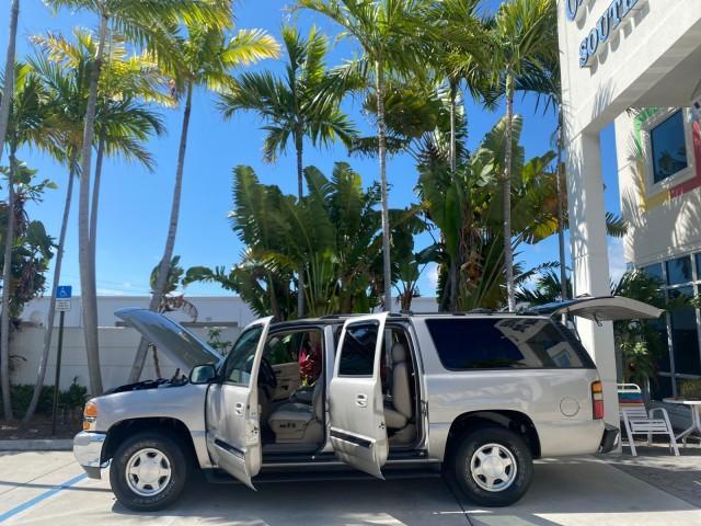 2004 Sandalwood Metallic /Neutral/Shale GMC Yukon XL SLE 1 OWNER LEATHER SUNROOF (1GKEC16Z44J) with an 5.3L Vortec 5300 V8 SFI Flex-Fuel Engine engine, Automatic transmission, located at 4701 North Dixie Hwy, Pompano Beach, FL, 33064, (954) 422-2889, 26.240938, -80.123474 - OUR WEBPAGE FLORIDACARS1.COM HAS OVER 100 PHOTOS AND FREE CARFAX LINK 2004 GMC Yukon XL 1500 SLT 1 OWNER 4 Door Wagon/Sport Utility 5.3L V8 F Flex Fuel 18 MPG Rear Wheel Drive Features ABS Brakes Air Conditioning Alloy Wheels AM/FM Stereo Automatic Transmission Cassette Player CD Audio Cloth Seats C - Photo#8