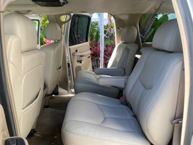 2004 Sandalwood Metallic /Neutral/Shale GMC Yukon XL SLE 1 OWNER LEATHER SUNROOF (1GKEC16Z44J) with an 5.3L Vortec 5300 V8 SFI Flex-Fuel Engine engine, Automatic transmission, located at 4701 North Dixie Hwy, Pompano Beach, FL, 33064, (954) 422-2889, 26.240938, -80.123474 - OUR WEBPAGE FLORIDACARS1.COM HAS OVER 100 PHOTOS AND FREE CARFAX LINK 2004 GMC Yukon XL 1500 SLT 1 OWNER 4 Door Wagon/Sport Utility 5.3L V8 F Flex Fuel 18 MPG Rear Wheel Drive Features ABS Brakes Air Conditioning Alloy Wheels AM/FM Stereo Automatic Transmission Cassette Player CD Audio Cloth Seats C - Photo#14