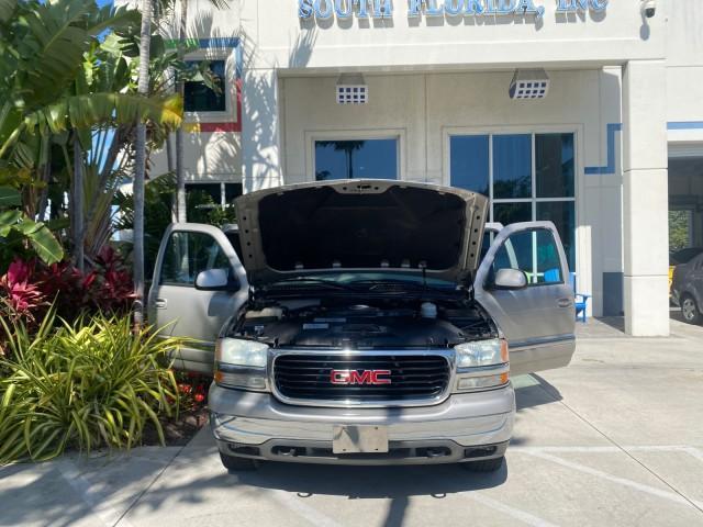 2004 Sandalwood Metallic /Neutral/Shale GMC Yukon XL SLE 1 OWNER LEATHER SUNROOF (1GKEC16Z44J) with an 5.3L Vortec 5300 V8 SFI Flex-Fuel Engine engine, Automatic transmission, located at 4701 North Dixie Hwy, Pompano Beach, FL, 33064, (954) 422-2889, 26.240938, -80.123474 - OUR WEBPAGE FLORIDACARS1.COM HAS OVER 100 PHOTOS AND FREE CARFAX LINK 2004 GMC Yukon XL 1500 SLT 1 OWNER 4 Door Wagon/Sport Utility 5.3L V8 F Flex Fuel 18 MPG Rear Wheel Drive Features ABS Brakes Air Conditioning Alloy Wheels AM/FM Stereo Automatic Transmission Cassette Player CD Audio Cloth Seats C - Photo#16