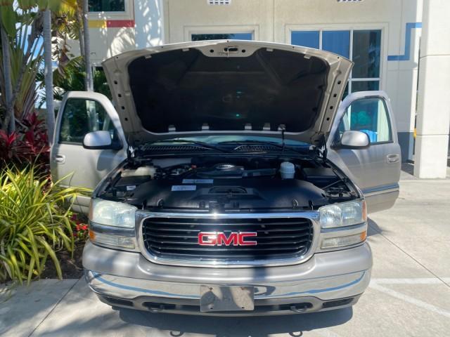 2004 Sandalwood Metallic /Neutral/Shale GMC Yukon XL SLE 1 OWNER LEATHER SUNROOF (1GKEC16Z44J) with an 5.3L Vortec 5300 V8 SFI Flex-Fuel Engine engine, Automatic transmission, located at 4701 North Dixie Hwy, Pompano Beach, FL, 33064, (954) 422-2889, 26.240938, -80.123474 - OUR WEBPAGE FLORIDACARS1.COM HAS OVER 100 PHOTOS AND FREE CARFAX LINK 2004 GMC Yukon XL 1500 SLT 1 OWNER 4 Door Wagon/Sport Utility 5.3L V8 F Flex Fuel 18 MPG Rear Wheel Drive Features ABS Brakes Air Conditioning Alloy Wheels AM/FM Stereo Automatic Transmission Cassette Player CD Audio Cloth Seats C - Photo#17