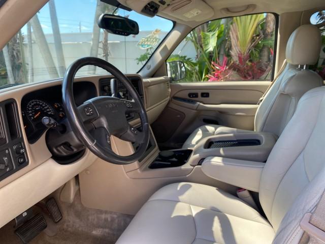 2004 Sandalwood Metallic /Neutral/Shale GMC Yukon XL SLE 1 OWNER LEATHER SUNROOF (1GKEC16Z44J) with an 5.3L Vortec 5300 V8 SFI Flex-Fuel Engine engine, Automatic transmission, located at 4701 North Dixie Hwy, Pompano Beach, FL, 33064, (954) 422-2889, 26.240938, -80.123474 - OUR WEBPAGE FLORIDACARS1.COM HAS OVER 100 PHOTOS AND FREE CARFAX LINK 2004 GMC Yukon XL 1500 SLT 1 OWNER 4 Door Wagon/Sport Utility 5.3L V8 F Flex Fuel 18 MPG Rear Wheel Drive Features ABS Brakes Air Conditioning Alloy Wheels AM/FM Stereo Automatic Transmission Cassette Player CD Audio Cloth Seats C - Photo#46