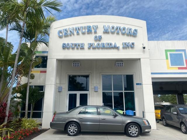 2008 Titanium ChromaFlair /Titanium Cadillac DTS LOW MILES 41,600 w/1SC (1G6KD57Y18U) with an Northstar 4.6L DOHC V8 Engine engine, Automatic transmission, located at 4701 North Dixie Hwy, Pompano Beach, FL, 33064, (954) 422-2889, 26.240938, -80.123474 - OUR WEBPAGE FLORIDACARS1.COM HAS OVER 100 PHOTOS AND FREE CARFAX LINK 2008 Cadillac DTS LOADED LEATHER NON SMOKER ORIGINAL PRICE $41,970 Sedan 4 DR 4.6L V8 F Gasoline 23 MPG Front Wheel Drive Features A/C Seat(s) ABS Brakes Air Conditioning Alloy Wheels AM/FM Stereo Automatic Transmission Blind Spot - Photo#0