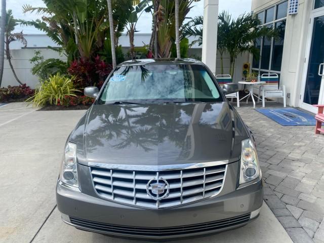 2008 Titanium ChromaFlair /Titanium Cadillac DTS LOW MILES 41,600 w/1SC (1G6KD57Y18U) with an Northstar 4.6L DOHC V8 Engine engine, Automatic transmission, located at 4701 North Dixie Hwy, Pompano Beach, FL, 33064, (954) 422-2889, 26.240938, -80.123474 - OUR WEBPAGE FLORIDACARS1.COM HAS OVER 100 PHOTOS AND FREE CARFAX LINK 2008 Cadillac DTS LOADED LEATHER NON SMOKER ORIGINAL PRICE $41,970 Sedan 4 DR 4.6L V8 F Gasoline 23 MPG Front Wheel Drive Features A/C Seat(s) ABS Brakes Air Conditioning Alloy Wheels AM/FM Stereo Automatic Transmission Blind Spot - Photo#2