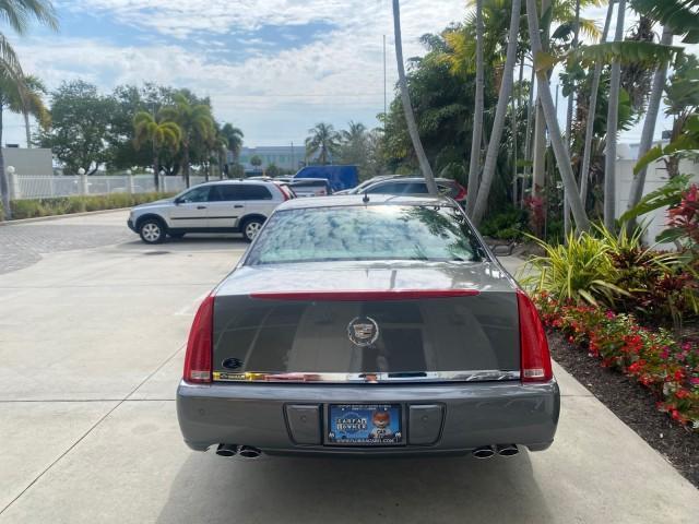 2008 Titanium ChromaFlair /Titanium Cadillac DTS LOW MILES 41,600 w/1SC (1G6KD57Y18U) with an Northstar 4.6L DOHC V8 Engine engine, Automatic transmission, located at 4701 North Dixie Hwy, Pompano Beach, FL, 33064, (954) 422-2889, 26.240938, -80.123474 - OUR WEBPAGE FLORIDACARS1.COM HAS OVER 100 PHOTOS AND FREE CARFAX LINK 2008 Cadillac DTS LOADED LEATHER NON SMOKER ORIGINAL PRICE $41,970 Sedan 4 DR 4.6L V8 F Gasoline 23 MPG Front Wheel Drive Features A/C Seat(s) ABS Brakes Air Conditioning Alloy Wheels AM/FM Stereo Automatic Transmission Blind Spot - Photo#6