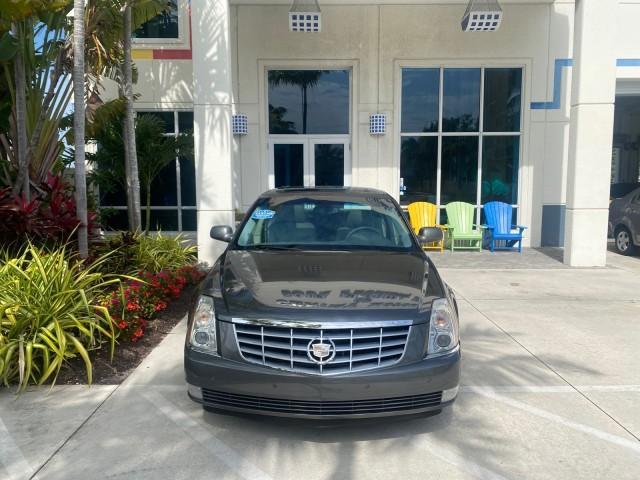 2008 Titanium ChromaFlair /Titanium Cadillac DTS LOW MILES 41,600 w/1SC (1G6KD57Y18U) with an Northstar 4.6L DOHC V8 Engine engine, Automatic transmission, located at 4701 North Dixie Hwy, Pompano Beach, FL, 33064, (954) 422-2889, 26.240938, -80.123474 - OUR WEBPAGE FLORIDACARS1.COM HAS OVER 100 PHOTOS AND FREE CARFAX LINK 2008 Cadillac DTS LOADED LEATHER NON SMOKER ORIGINAL PRICE $41,970 Sedan 4 DR 4.6L V8 F Gasoline 23 MPG Front Wheel Drive Features A/C Seat(s) ABS Brakes Air Conditioning Alloy Wheels AM/FM Stereo Automatic Transmission Blind Spot - Photo#26