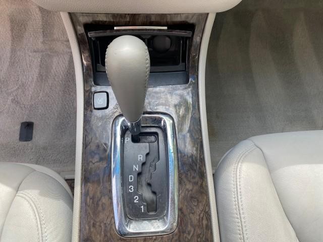 2008 Titanium ChromaFlair /Titanium Cadillac DTS LOW MILES 41,600 w/1SC (1G6KD57Y18U) with an Northstar 4.6L DOHC V8 Engine engine, Automatic transmission, located at 4701 North Dixie Hwy, Pompano Beach, FL, 33064, (954) 422-2889, 26.240938, -80.123474 - OUR WEBPAGE FLORIDACARS1.COM HAS OVER 100 PHOTOS AND FREE CARFAX LINK 2008 Cadillac DTS LOADED LEATHER NON SMOKER ORIGINAL PRICE $41,970 Sedan 4 DR 4.6L V8 F Gasoline 23 MPG Front Wheel Drive Features A/C Seat(s) ABS Brakes Air Conditioning Alloy Wheels AM/FM Stereo Automatic Transmission Blind Spot - Photo#60