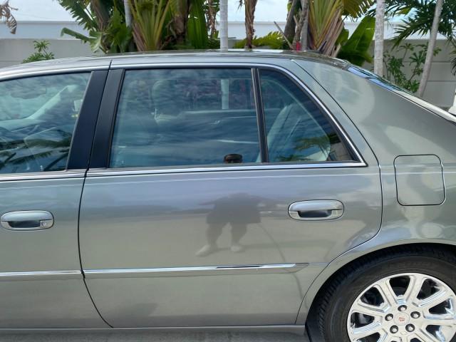 2008 Titanium ChromaFlair /Titanium Cadillac DTS LOW MILES 41,600 w/1SC (1G6KD57Y18U) with an Northstar 4.6L DOHC V8 Engine engine, Automatic transmission, located at 4701 North Dixie Hwy, Pompano Beach, FL, 33064, (954) 422-2889, 26.240938, -80.123474 - OUR WEBPAGE FLORIDACARS1.COM HAS OVER 100 PHOTOS AND FREE CARFAX LINK 2008 Cadillac DTS LOADED LEATHER NON SMOKER ORIGINAL PRICE $41,970 Sedan 4 DR 4.6L V8 F Gasoline 23 MPG Front Wheel Drive Features A/C Seat(s) ABS Brakes Air Conditioning Alloy Wheels AM/FM Stereo Automatic Transmission Blind Spot - Photo#72