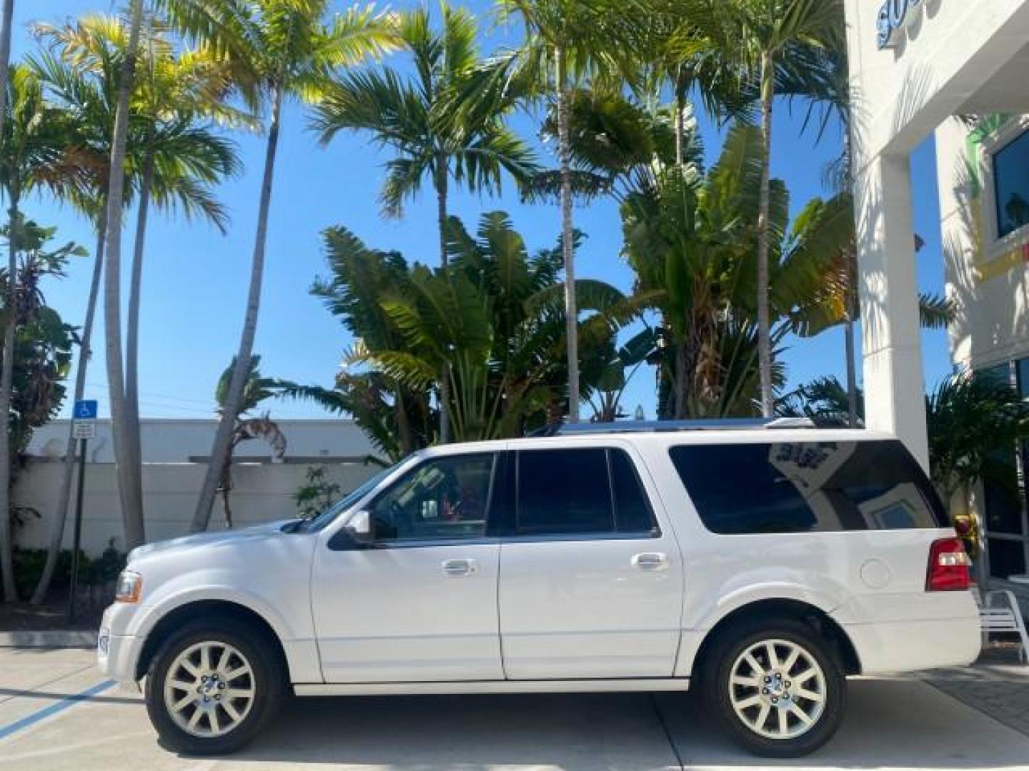 2017 Oxford White /Dune Ford Expedition EL Limited 4WD LOW MILES 75284 (1FMJK2AT3HE) with an 3.5L V6 Cylinder Engine engine, Automatic transmission, located at 4701 North Dixie Hwy, Pompano Beach, FL, 33064, (954) 422-2889, 26.240938, -80.123474 - OUR WEBPAGE FLORIDACARS1.COM HAS OVER 100 PHOTOS AND FREE CARFAX LINK 2017 Ford Expedition EL Limited 4WD 4 Door Wagon/Sport Utility 3.5L V6 F DOHC 24V Gasoline Rear Wheel Drive w/ 4X4 Features 20 Inch Plus Wheels 4WD/AWD A/C Seat(s) ABS Brakes Air Conditioning Alloy Wheels AM/FM Stereo Android Auto - Photo#4