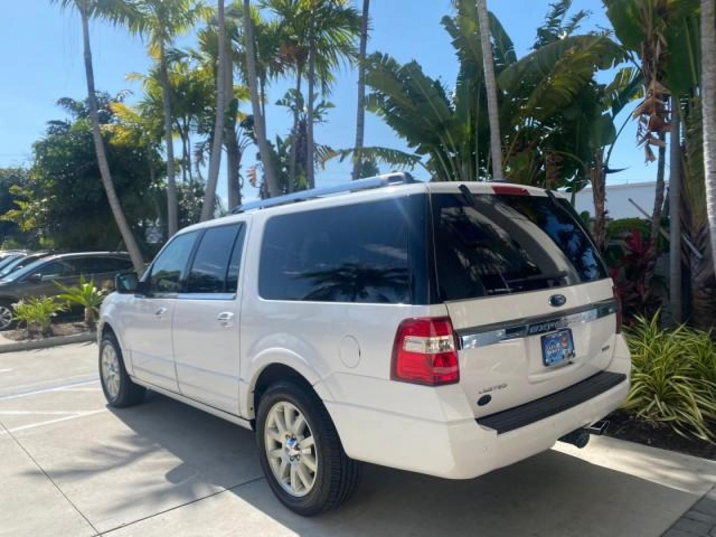 2017 Oxford White /Dune Ford Expedition EL Limited 4WD LOW MILES 75284 (1FMJK2AT3HE) with an 3.5L V6 Cylinder Engine engine, Automatic transmission, located at 4701 North Dixie Hwy, Pompano Beach, FL, 33064, (954) 422-2889, 26.240938, -80.123474 - OUR WEBPAGE FLORIDACARS1.COM HAS OVER 100 PHOTOS AND FREE CARFAX LINK 2017 Ford Expedition EL Limited 4WD 4 Door Wagon/Sport Utility 3.5L V6 F DOHC 24V Gasoline Rear Wheel Drive w/ 4X4 Features 20 Inch Plus Wheels 4WD/AWD A/C Seat(s) ABS Brakes Air Conditioning Alloy Wheels AM/FM Stereo Android Auto - Photo#5