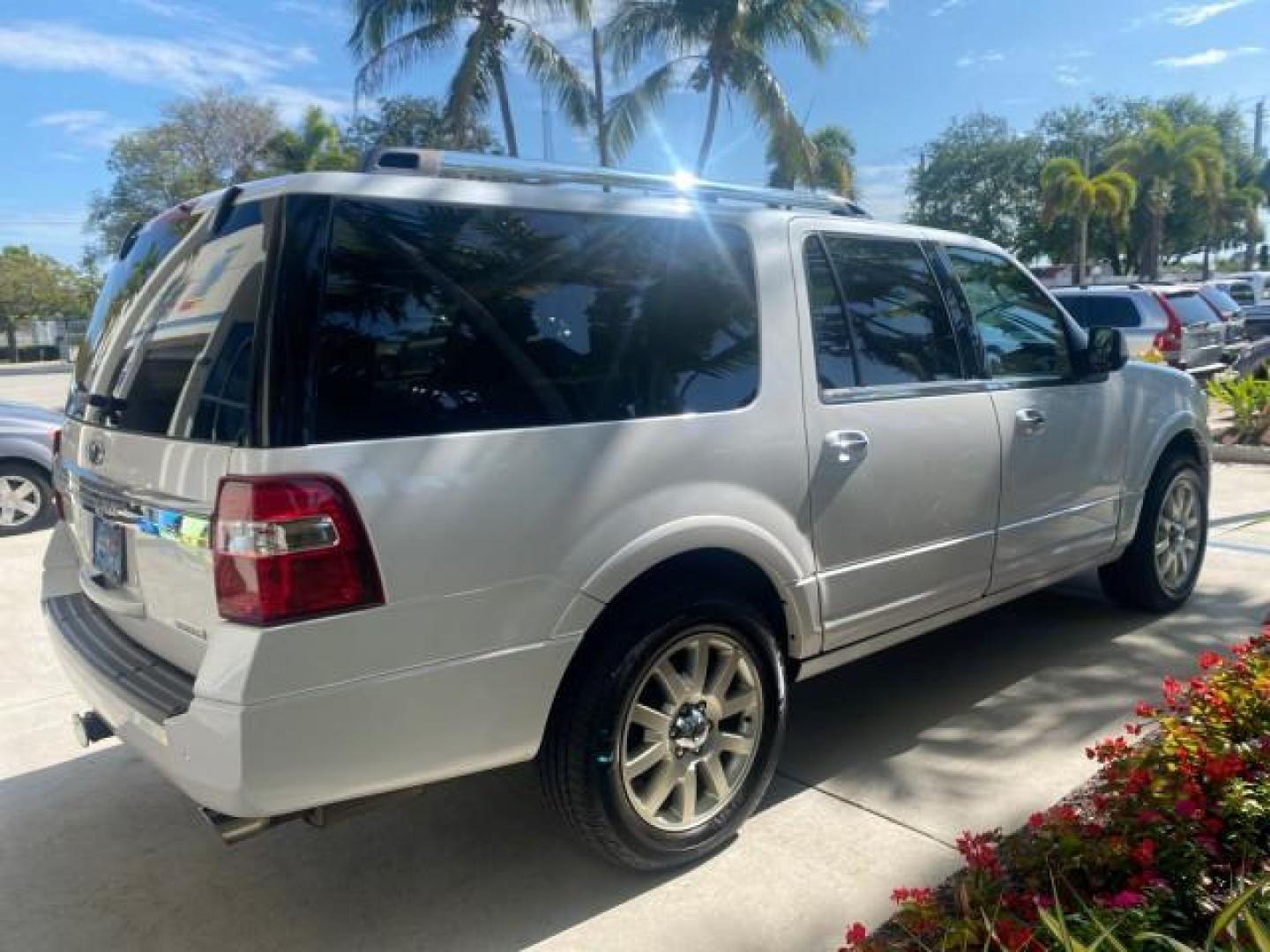 2017 Oxford White /Dune Ford Expedition EL Limited 4WD LOW MILES 75284 (1FMJK2AT3HE) with an 3.5L V6 Cylinder Engine engine, Automatic transmission, located at 4701 North Dixie Hwy, Pompano Beach, FL, 33064, (954) 422-2889, 26.240938, -80.123474 - OUR WEBPAGE FLORIDACARS1.COM HAS OVER 100 PHOTOS AND FREE CARFAX LINK 2017 Ford Expedition EL Limited 4WD 4 Door Wagon/Sport Utility 3.5L V6 F DOHC 24V Gasoline Rear Wheel Drive w/ 4X4 Features 20 Inch Plus Wheels 4WD/AWD A/C Seat(s) ABS Brakes Air Conditioning Alloy Wheels AM/FM Stereo Android Auto - Photo#7