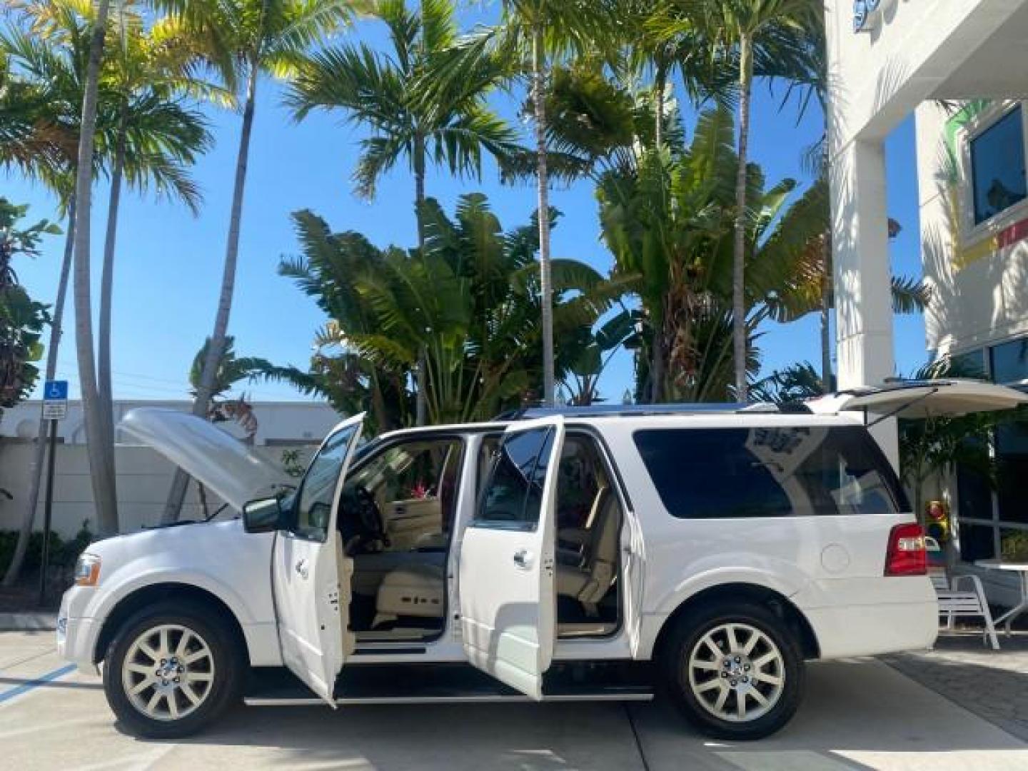 2017 Oxford White /Dune Ford Expedition EL Limited 4WD LOW MILES 75284 (1FMJK2AT3HE) with an 3.5L V6 Cylinder Engine engine, Automatic transmission, located at 4701 North Dixie Hwy, Pompano Beach, FL, 33064, (954) 422-2889, 26.240938, -80.123474 - OUR WEBPAGE FLORIDACARS1.COM HAS OVER 100 PHOTOS AND FREE CARFAX LINK 2017 Ford Expedition EL Limited 4WD 4 Door Wagon/Sport Utility 3.5L V6 F DOHC 24V Gasoline Rear Wheel Drive w/ 4X4 Features 20 Inch Plus Wheels 4WD/AWD A/C Seat(s) ABS Brakes Air Conditioning Alloy Wheels AM/FM Stereo Android Auto - Photo#8