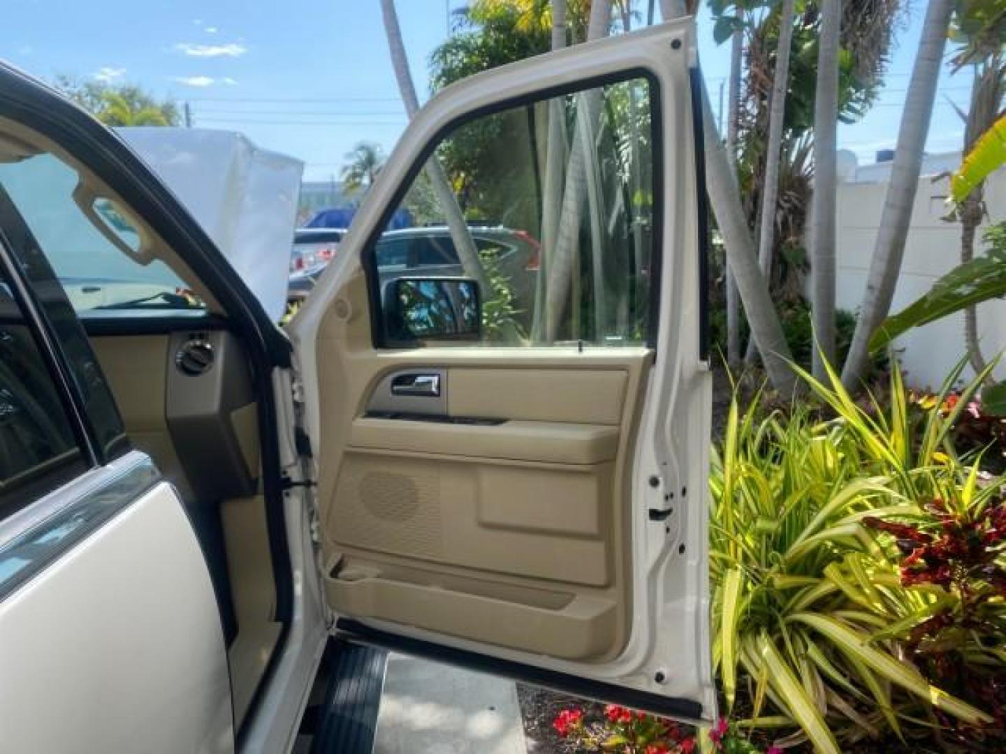 2017 Oxford White /Dune Ford Expedition EL Limited 4WD LOW MILES 75284 (1FMJK2AT3HE) with an 3.5L V6 Cylinder Engine engine, Automatic transmission, located at 4701 North Dixie Hwy, Pompano Beach, FL, 33064, (954) 422-2889, 26.240938, -80.123474 - OUR WEBPAGE FLORIDACARS1.COM HAS OVER 100 PHOTOS AND FREE CARFAX LINK 2017 Ford Expedition EL Limited 4WD 4 Door Wagon/Sport Utility 3.5L V6 F DOHC 24V Gasoline Rear Wheel Drive w/ 4X4 Features 20 Inch Plus Wheels 4WD/AWD A/C Seat(s) ABS Brakes Air Conditioning Alloy Wheels AM/FM Stereo Android Auto - Photo#11