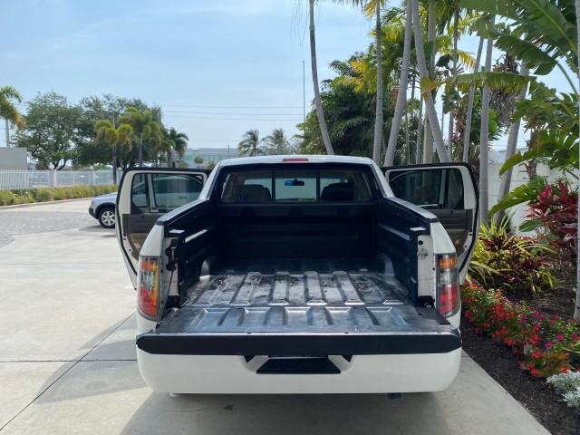 2008 Taffeta White /Beige Honda Ridgeline RTS 4WD LOW MILES 73,653 1 OWNER (2HJYK16428H) with an 3.5L SOHC MPFI 24-Valve VTEC V6 Engine engine, Automatic transmission, located at 4701 North Dixie Hwy, Pompano Beach, FL, 33064, (954) 422-2889, 26.240938, -80.123474 - OUR WEBPAGE FLORIDACARS1.COM HAS OVER 100 PHOTOS AND FREE CARFAX LINK 2008 Honda Ridgeline RTS 1 OWNER Crew Pickup 3.5L V6 F SOHC 24V Gasoline 21 MPG Front Wheel Drive w/ 4X4 Features 4WD/AWD ABS Brakes Air Conditioning Alloy Wheels AM/FM Stereo Automatic Transmission CD Audio Cloth Seats Cruise Con - Photo#15