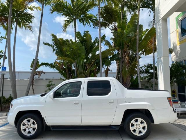 2008 Taffeta White /Beige Honda Ridgeline RTS 4WD LOW MILES 73,653 1 OWNER (2HJYK16428H) with an 3.5L SOHC MPFI 24-Valve VTEC V6 Engine engine, Automatic transmission, located at 4701 North Dixie Hwy, Pompano Beach, FL, 33064, (954) 422-2889, 26.240938, -80.123474 - OUR WEBPAGE FLORIDACARS1.COM HAS OVER 100 PHOTOS AND FREE CARFAX LINK 2008 Honda Ridgeline RTS 1 OWNER Crew Pickup 3.5L V6 F SOHC 24V Gasoline 21 MPG Front Wheel Drive w/ 4X4 Features 4WD/AWD ABS Brakes Air Conditioning Alloy Wheels AM/FM Stereo Automatic Transmission CD Audio Cloth Seats Cruise Con - Photo#31