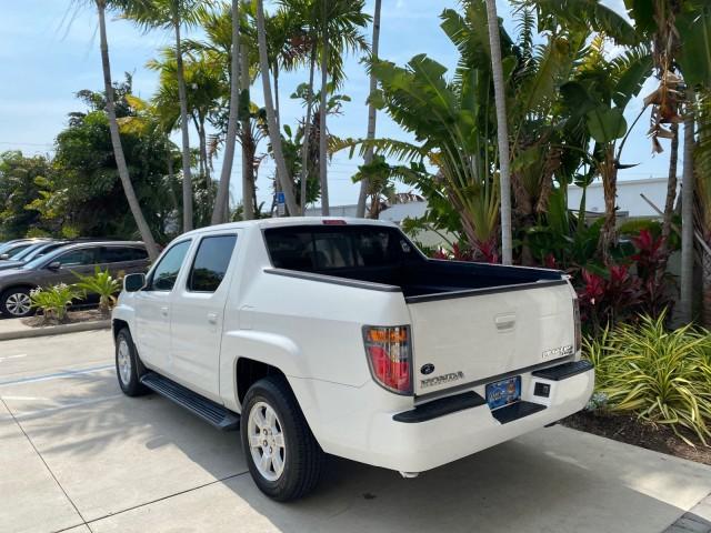 2008 Taffeta White /Beige Honda Ridgeline RTS 4WD LOW MILES 73,653 1 OWNER (2HJYK16428H) with an 3.5L SOHC MPFI 24-Valve VTEC V6 Engine engine, Automatic transmission, located at 4701 North Dixie Hwy, Pompano Beach, FL, 33064, (954) 422-2889, 26.240938, -80.123474 - OUR WEBPAGE FLORIDACARS1.COM HAS OVER 100 PHOTOS AND FREE CARFAX LINK 2008 Honda Ridgeline RTS 1 OWNER Crew Pickup 3.5L V6 F SOHC 24V Gasoline 21 MPG Front Wheel Drive w/ 4X4 Features 4WD/AWD ABS Brakes Air Conditioning Alloy Wheels AM/FM Stereo Automatic Transmission CD Audio Cloth Seats Cruise Con - Photo#32