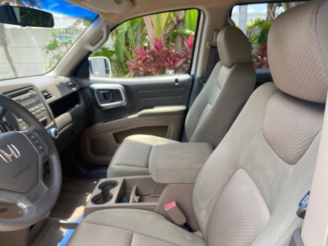 2008 Taffeta White /Beige Honda Ridgeline RTS 4WD LOW MILES 73,653 1 OWNER (2HJYK16428H) with an 3.5L SOHC MPFI 24-Valve VTEC V6 Engine engine, Automatic transmission, located at 4701 North Dixie Hwy, Pompano Beach, FL, 33064, (954) 422-2889, 26.240938, -80.123474 - OUR WEBPAGE FLORIDACARS1.COM HAS OVER 100 PHOTOS AND FREE CARFAX LINK 2008 Honda Ridgeline RTS 1 OWNER Crew Pickup 3.5L V6 F SOHC 24V Gasoline 21 MPG Front Wheel Drive w/ 4X4 Features 4WD/AWD ABS Brakes Air Conditioning Alloy Wheels AM/FM Stereo Automatic Transmission CD Audio Cloth Seats Cruise Con - Photo#44