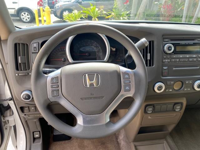 2008 Taffeta White /Beige Honda Ridgeline RTS 4WD LOW MILES 73,653 1 OWNER (2HJYK16428H) with an 3.5L SOHC MPFI 24-Valve VTEC V6 Engine engine, Automatic transmission, located at 4701 North Dixie Hwy, Pompano Beach, FL, 33064, (954) 422-2889, 26.240938, -80.123474 - OUR WEBPAGE FLORIDACARS1.COM HAS OVER 100 PHOTOS AND FREE CARFAX LINK 2008 Honda Ridgeline RTS 1 OWNER Crew Pickup 3.5L V6 F SOHC 24V Gasoline 21 MPG Front Wheel Drive w/ 4X4 Features 4WD/AWD ABS Brakes Air Conditioning Alloy Wheels AM/FM Stereo Automatic Transmission CD Audio Cloth Seats Cruise Con - Photo#48