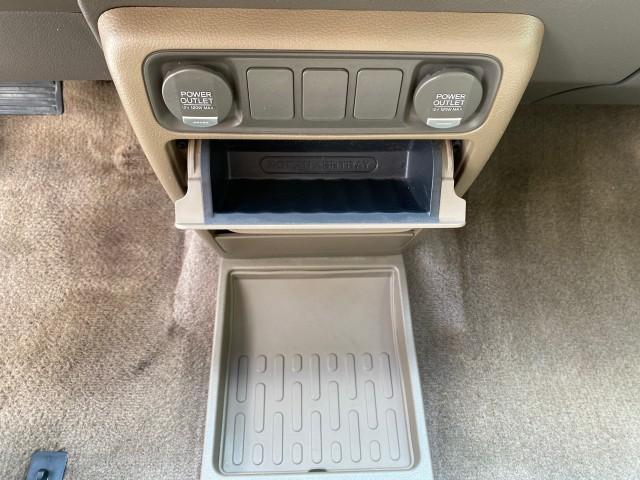 2008 Taffeta White /Beige Honda Ridgeline RTS 4WD LOW MILES 73,653 1 OWNER (2HJYK16428H) with an 3.5L SOHC MPFI 24-Valve VTEC V6 Engine engine, Automatic transmission, located at 4701 North Dixie Hwy, Pompano Beach, FL, 33064, (954) 422-2889, 26.240938, -80.123474 - OUR WEBPAGE FLORIDACARS1.COM HAS OVER 100 PHOTOS AND FREE CARFAX LINK 2008 Honda Ridgeline RTS 1 OWNER Crew Pickup 3.5L V6 F SOHC 24V Gasoline 21 MPG Front Wheel Drive w/ 4X4 Features 4WD/AWD ABS Brakes Air Conditioning Alloy Wheels AM/FM Stereo Automatic Transmission CD Audio Cloth Seats Cruise Con - Photo#62