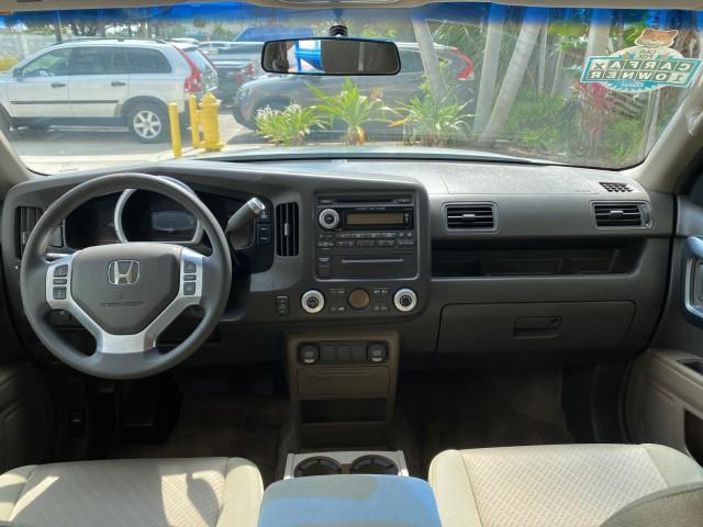 2008 Taffeta White /Beige Honda Ridgeline RTS 4WD LOW MILES 73,653 1 OWNER (2HJYK16428H) with an 3.5L SOHC MPFI 24-Valve VTEC V6 Engine engine, Automatic transmission, located at 4701 North Dixie Hwy, Pompano Beach, FL, 33064, (954) 422-2889, 26.240938, -80.123474 - OUR WEBPAGE FLORIDACARS1.COM HAS OVER 100 PHOTOS AND FREE CARFAX LINK 2008 Honda Ridgeline RTS 1 OWNER Crew Pickup 3.5L V6 F SOHC 24V Gasoline 21 MPG Front Wheel Drive w/ 4X4 Features 4WD/AWD ABS Brakes Air Conditioning Alloy Wheels AM/FM Stereo Automatic Transmission CD Audio Cloth Seats Cruise Con - Photo#81