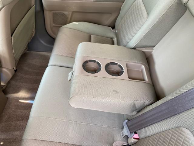 2008 Taffeta White /Beige Honda Ridgeline RTS 4WD LOW MILES 73,653 1 OWNER (2HJYK16428H) with an 3.5L SOHC MPFI 24-Valve VTEC V6 Engine engine, Automatic transmission, located at 4701 North Dixie Hwy, Pompano Beach, FL, 33064, (954) 422-2889, 26.240938, -80.123474 - OUR WEBPAGE FLORIDACARS1.COM HAS OVER 100 PHOTOS AND FREE CARFAX LINK 2008 Honda Ridgeline RTS 1 OWNER Crew Pickup 3.5L V6 F SOHC 24V Gasoline 21 MPG Front Wheel Drive w/ 4X4 Features 4WD/AWD ABS Brakes Air Conditioning Alloy Wheels AM/FM Stereo Automatic Transmission CD Audio Cloth Seats Cruise Con - Photo#82