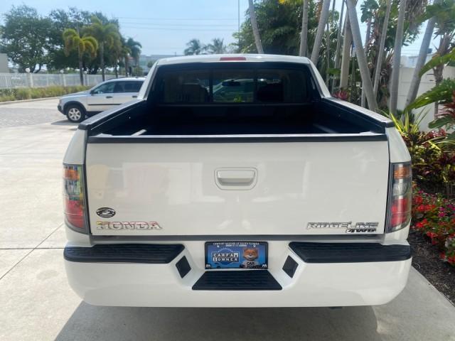 2008 Taffeta White /Beige Honda Ridgeline RTS 4WD LOW MILES 73,653 1 OWNER (2HJYK16428H) with an 3.5L SOHC MPFI 24-Valve VTEC V6 Engine engine, Automatic transmission, located at 4701 North Dixie Hwy, Pompano Beach, FL, 33064, (954) 422-2889, 26.240938, -80.123474 - OUR WEBPAGE FLORIDACARS1.COM HAS OVER 100 PHOTOS AND FREE CARFAX LINK 2008 Honda Ridgeline RTS 1 OWNER Crew Pickup 3.5L V6 F SOHC 24V Gasoline 21 MPG Front Wheel Drive w/ 4X4 Features 4WD/AWD ABS Brakes Air Conditioning Alloy Wheels AM/FM Stereo Automatic Transmission CD Audio Cloth Seats Cruise Con - Photo#95