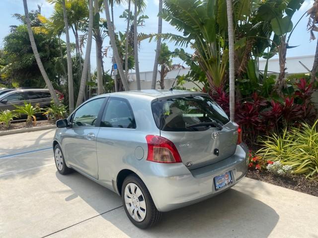 2008 Silver Streak Mica /Dark Charcoal Toyota Yaris AUTO AC LOW MILES 32,410 1 OWNER FL (JTDJT903X85) with an 1.5L DOHC SFI 16-Valve VVT-i 4-Cyl Engine engine, Automatic transmission, located at 4701 North Dixie Hwy, Pompano Beach, FL, 33064, (954) 422-2889, 26.240938, -80.123474 - OUR WEBPAGE FLORIDACARS1.COM HAS OVER 100 PHOTOS AND FREE CARFAX LINK 2008 Toyota Yaris S 1 OWNER Hatchback 2 DR 1.5L I4 F DOHC 16V Gasoline 40 MPG Front Wheel Drive Features ABS Brakes Air Conditioning AM/FM Stereo Automatic Transmission Auxiliary Audio Input CD Audio Cloth Seats Overhead Airbags P - Photo#5
