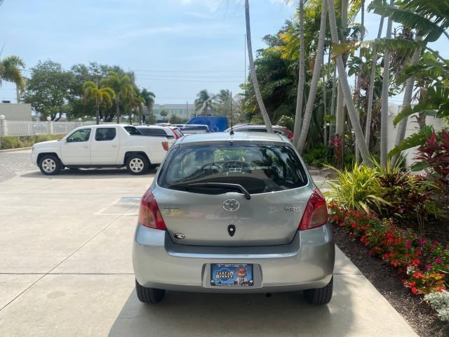 2008 Silver Streak Mica /Dark Charcoal Toyota Yaris AUTO AC LOW MILES 32,410 1 OWNER FL (JTDJT903X85) with an 1.5L DOHC SFI 16-Valve VVT-i 4-Cyl Engine engine, Automatic transmission, located at 4701 North Dixie Hwy, Pompano Beach, FL, 33064, (954) 422-2889, 26.240938, -80.123474 - OUR WEBPAGE FLORIDACARS1.COM HAS OVER 100 PHOTOS AND FREE CARFAX LINK 2008 Toyota Yaris S 1 OWNER Hatchback 2 DR 1.5L I4 F DOHC 16V Gasoline 40 MPG Front Wheel Drive Features ABS Brakes Air Conditioning AM/FM Stereo Automatic Transmission Auxiliary Audio Input CD Audio Cloth Seats Overhead Airbags P - Photo#6
